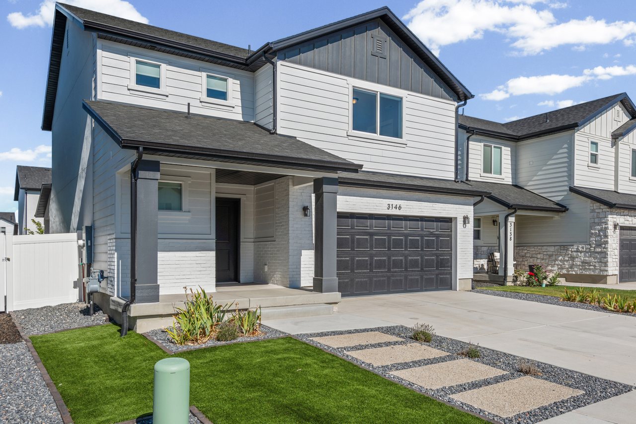 3146 S 2550 W, Syracuse